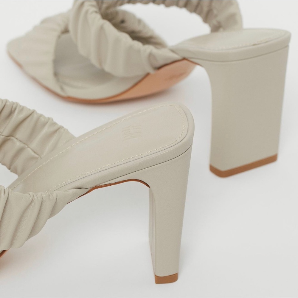 H&M Beige Ruched Slip In Block Heel Sandals - Picture 4 of 9